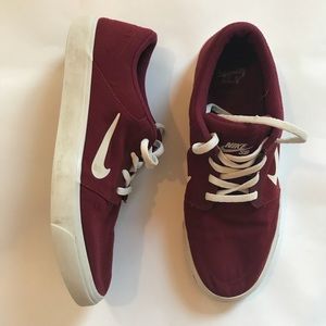 Nike SB Sneakers Maroon